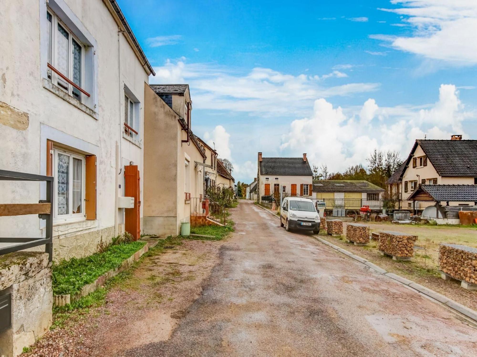 Traditional Holiday Home In Brinon Sur Beuvron Luaran gambar